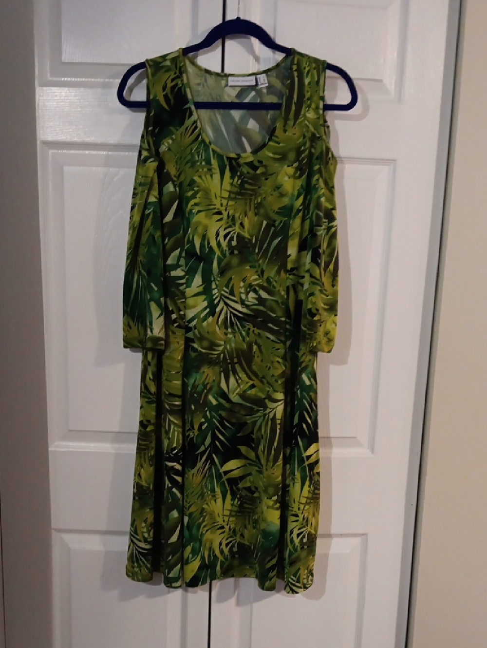 Women’s Green Tropical Print Cold-Shoulder Dress